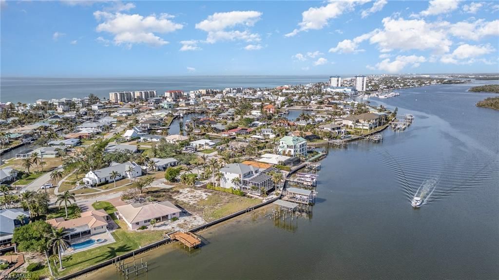 5636 Williams DR, FORT MYERS BEACH, FL 33931 — photo 2