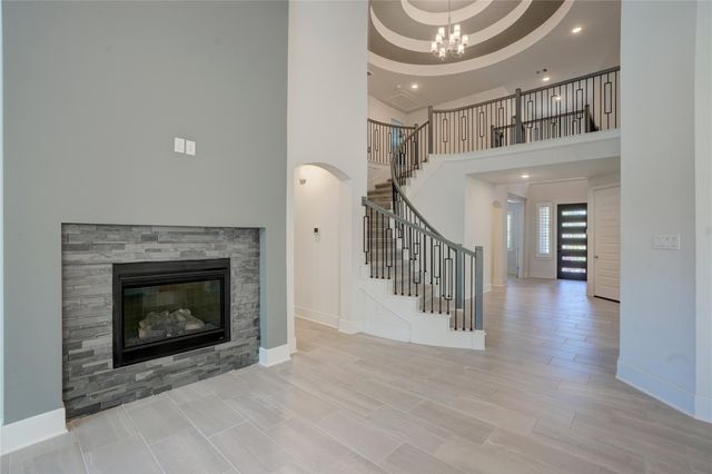 126 Keechie Creek, Conroe, TX 77304