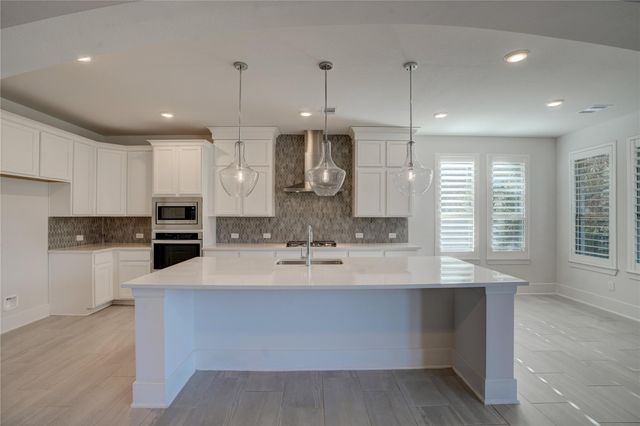 126 Keechie Creek, Conroe, TX 77304