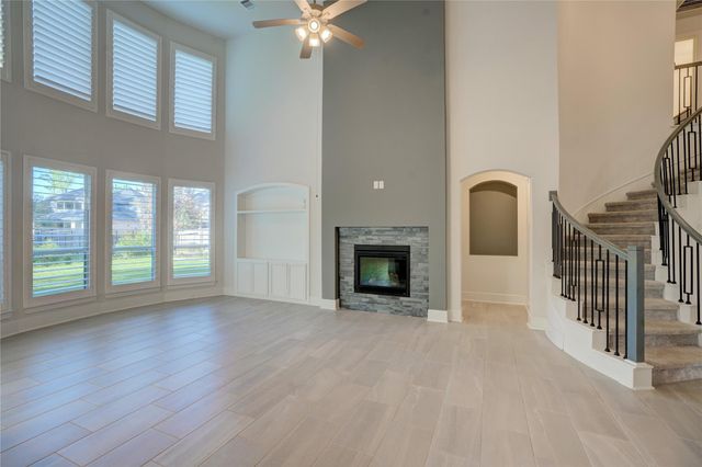 126 Keechie Creek, Conroe, TX 77304