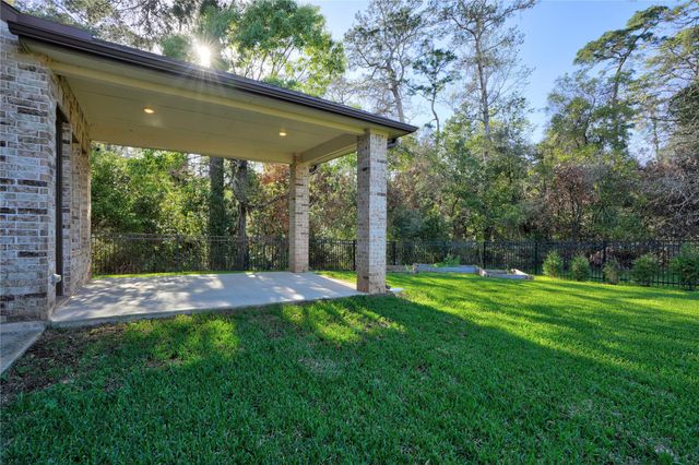 126 Keechie Creek, Conroe, TX 77304