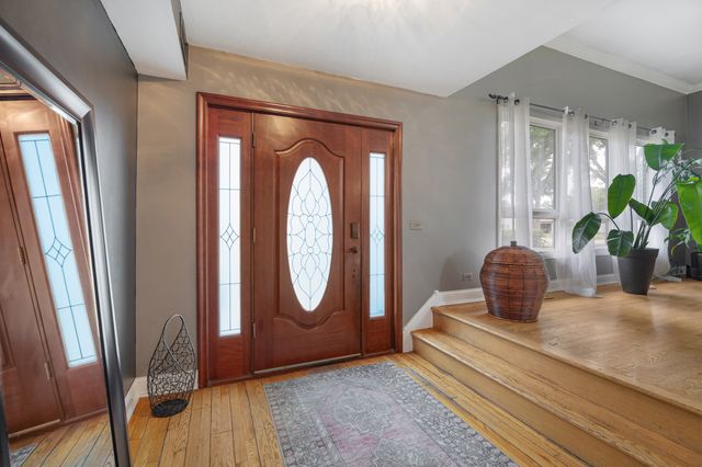 1815 Azalea Lane, Mount Prospect, IL 60056