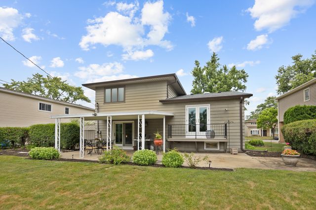 1815 Azalea Lane, Mount Prospect, IL 60056