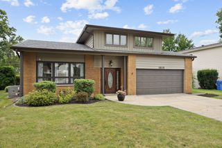 1815 Azalea Lane, Mount Prospect, IL 60056