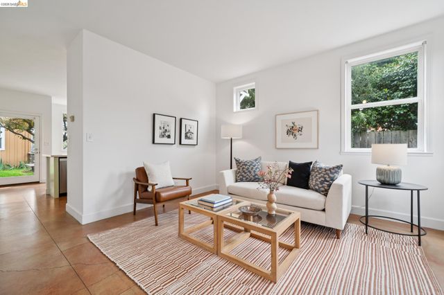 480 42Nd St E, Oakland, CA 94609