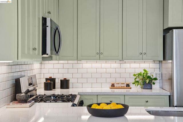 480 42Nd St E, Oakland, CA 94609