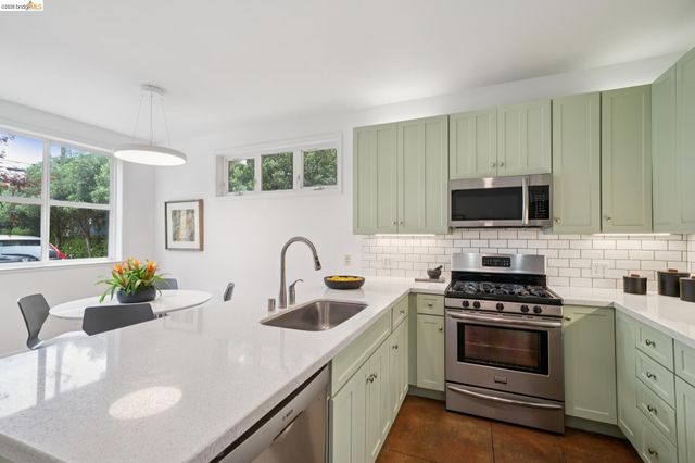 480 42Nd St E, Oakland, CA 94609