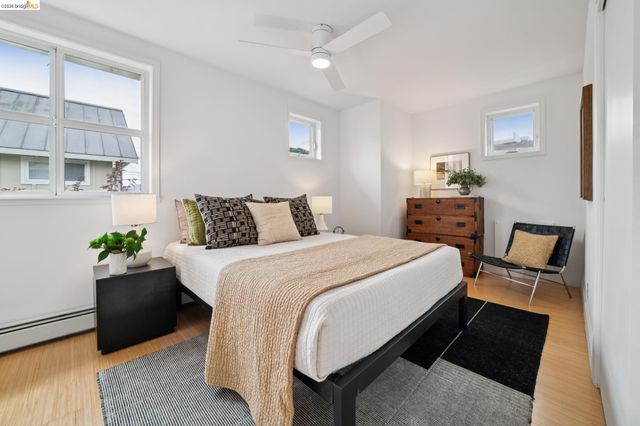 480 42Nd St E, Oakland, CA 94609