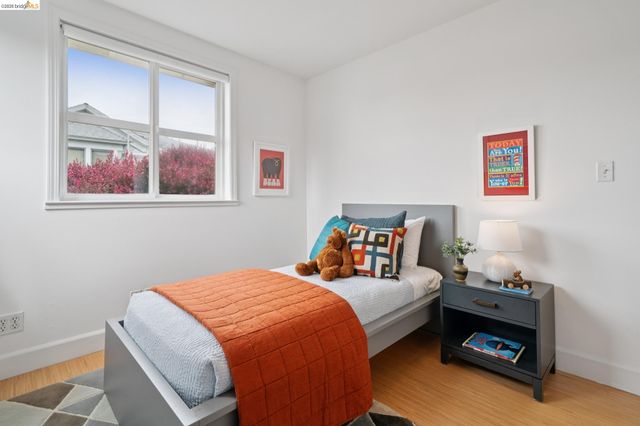 480 42Nd St E, Oakland, CA 94609