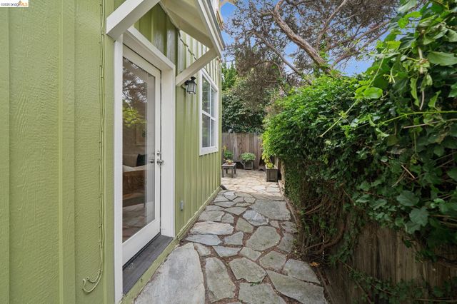 480 42Nd St E, Oakland, CA 94609