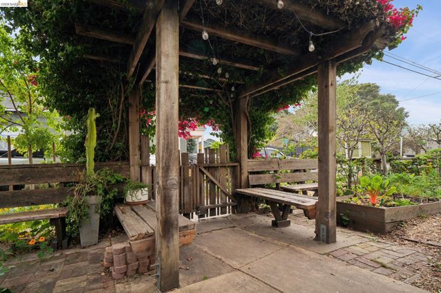 480 42Nd St E, Oakland, CA 94609