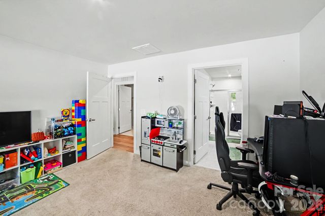 2220 Goldwood Drive, Charlotte, NC 28215