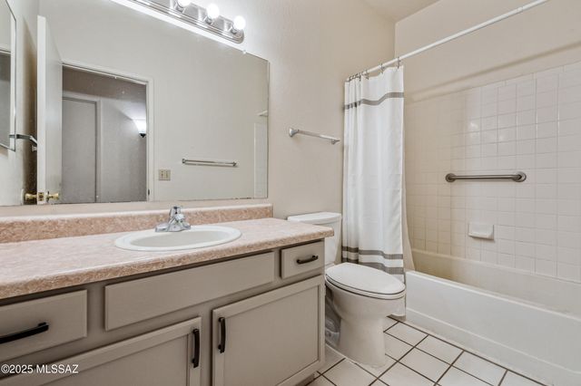 8313 S Via Del Palacio, Tucson, AZ 85747