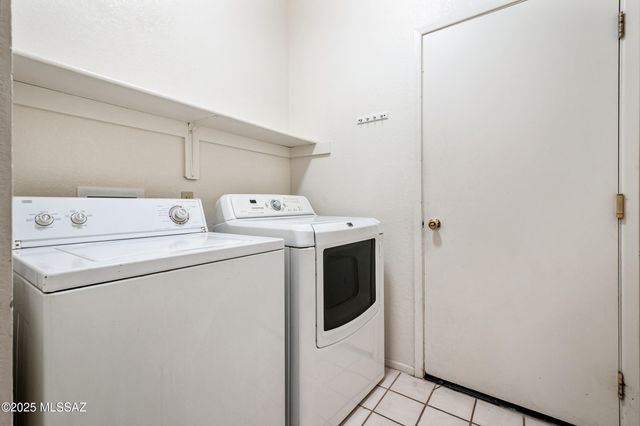 8313 S Via Del Palacio, Tucson, AZ 85747