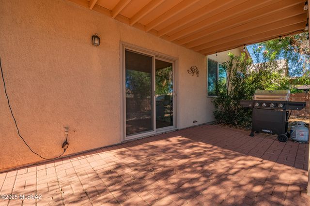 8313 S Via Del Palacio, Tucson, AZ 85747