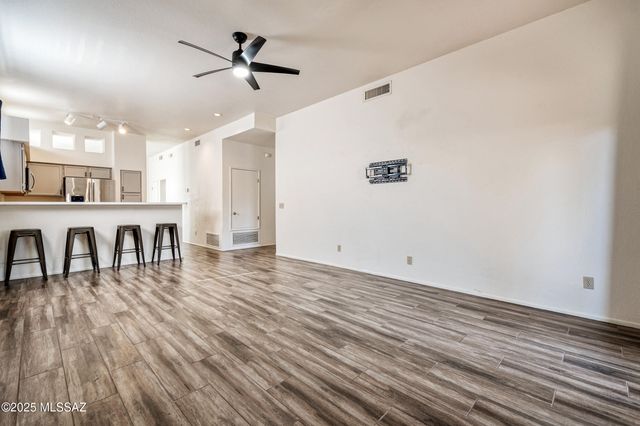 8313 S Via Del Palacio, Tucson, AZ 85747