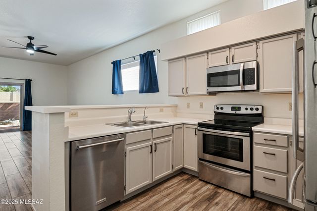 8313 S Via Del Palacio, Tucson, AZ 85747