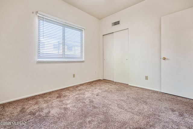 8313 S Via Del Palacio, Tucson, AZ 85747