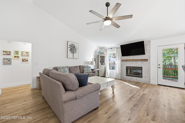 1532 ASHFORD OAKS Way, Jacksonville Beach, FL 32250