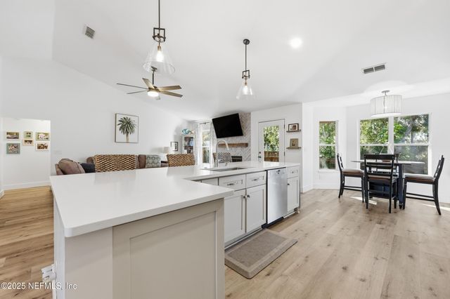 1532 ASHFORD OAKS Way, Jacksonville Beach, FL 32250