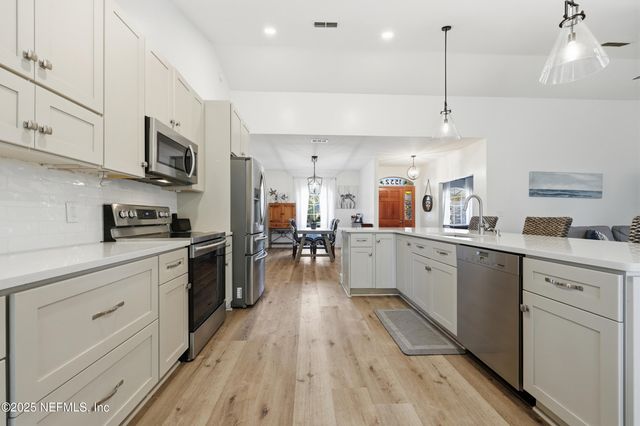 1532 ASHFORD OAKS Way, Jacksonville Beach, FL 32250