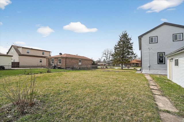 15355 7th Avenue, Phoenix, IL 60426