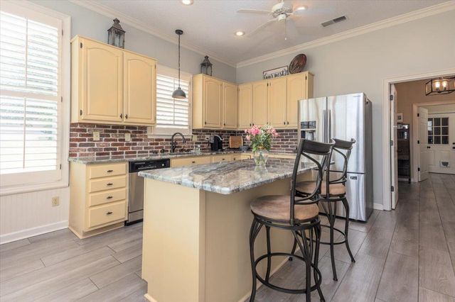 5460 WEDGEWOOD DR, Olive Branch, MS 38654