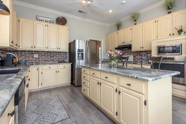 5460 WEDGEWOOD DR, Olive Branch, MS 38654