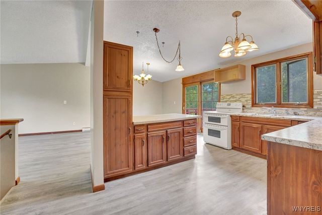 4357 Sunset Court, Lockport Town, NY 14094