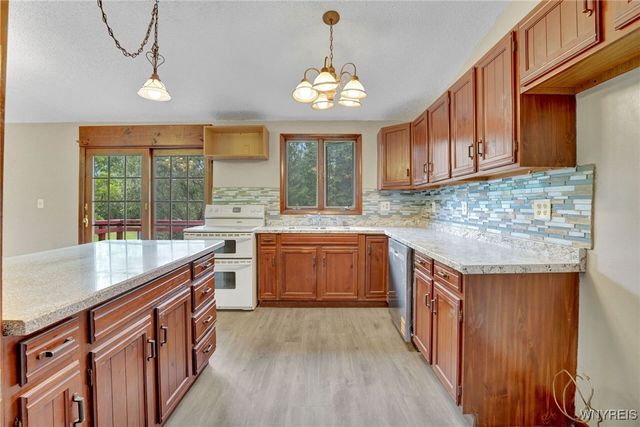 4357 Sunset Court, Lockport Town, NY 14094