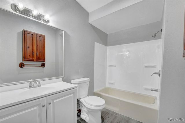 4357 Sunset Court, Lockport Town, NY 14094