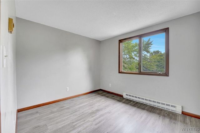 4357 Sunset Court, Lockport Town, NY 14094