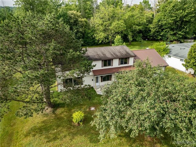 4357 Sunset Court, Lockport Town, NY 14094