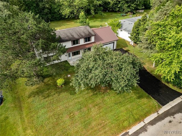 4357 Sunset Court, Lockport Town, NY 14094