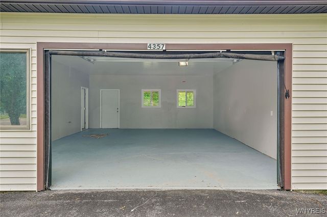 4357 Sunset Court, Lockport Town, NY 14094