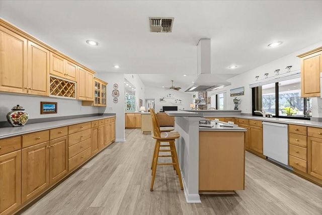 3111 HYDE PARK DRIVE, Clearwater, FL 33761