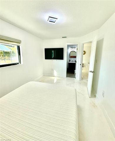 421 Cross ST, North Fort Myers, FL 33903