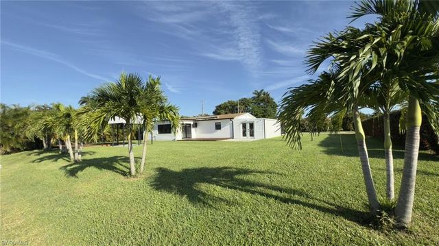 421 Cross ST, North Fort Myers, FL 33903