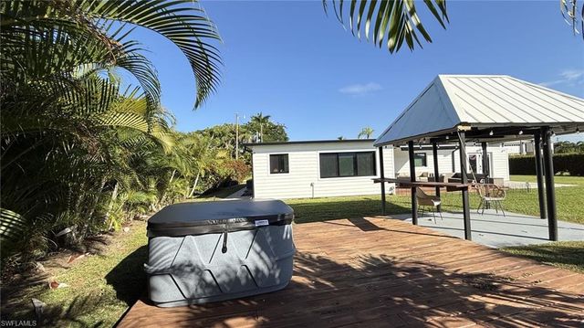 421 Cross ST, North Fort Myers, FL 33903