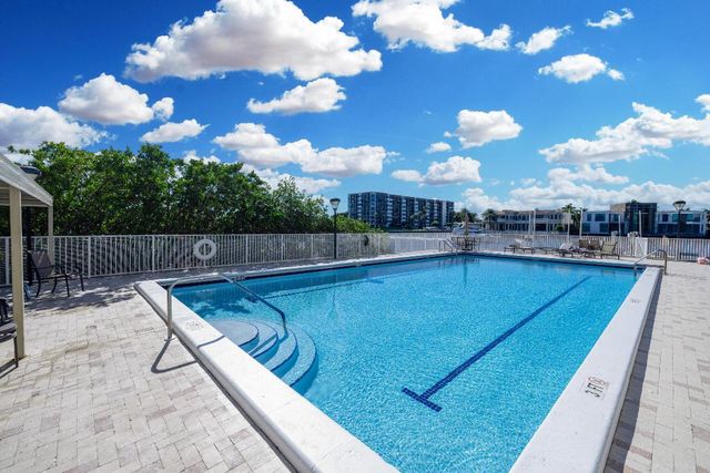 3912 S Ocean Boulevard 806, Highland Beach, FL 33487