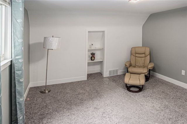 702 N Monongahela Ave, Glassport, PA 15045