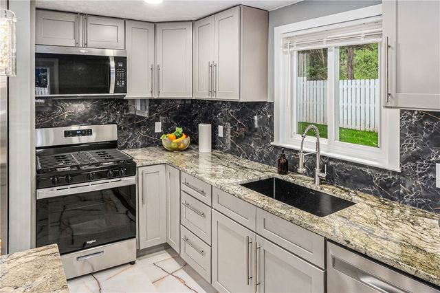 702 N Monongahela Ave, Glassport, PA 15045