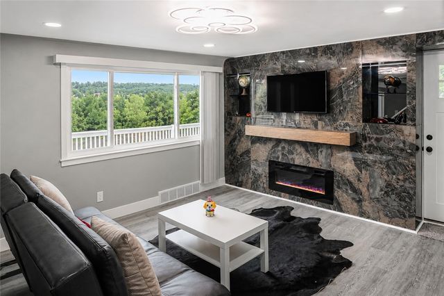 702 N Monongahela Ave, Glassport, PA 15045