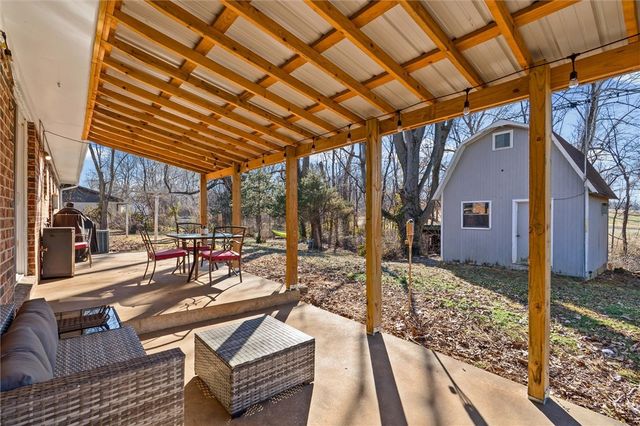 401 Sanders Avenue, Springdale, AR 72764