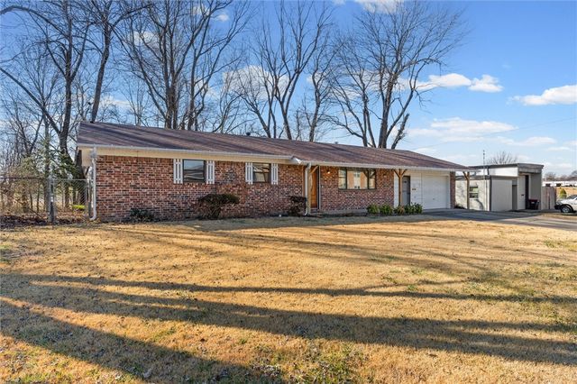 401 Sanders Avenue, Springdale, AR 72764