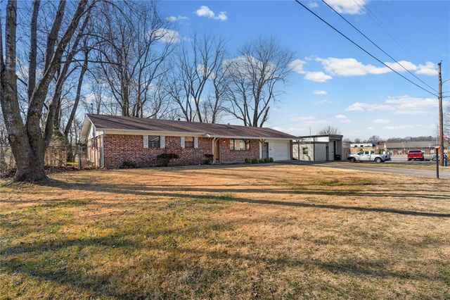 401 Sanders Avenue, Springdale, AR 72764