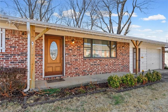 401 Sanders Avenue, Springdale, AR 72764