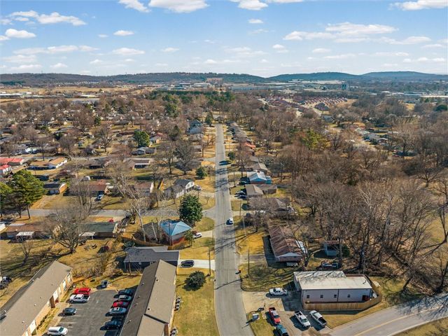 401 Sanders Avenue, Springdale, AR 72764