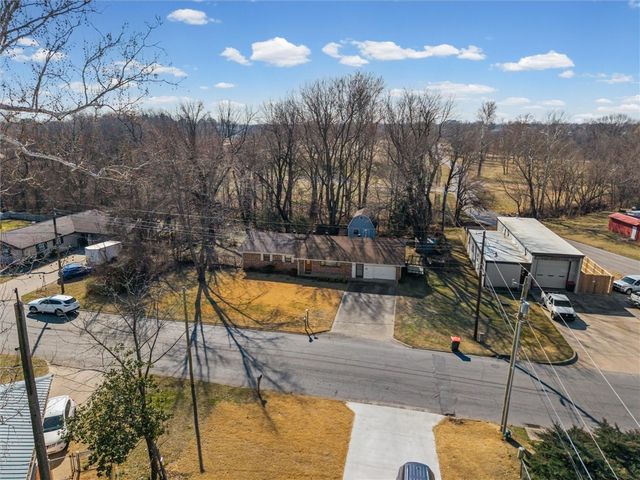 401 Sanders Avenue, Springdale, AR 72764