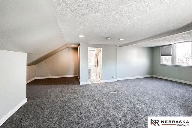 5027 Charles Street, Omaha, NE 68132